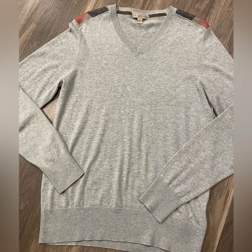 Mens v neck burberry sweater grey size large